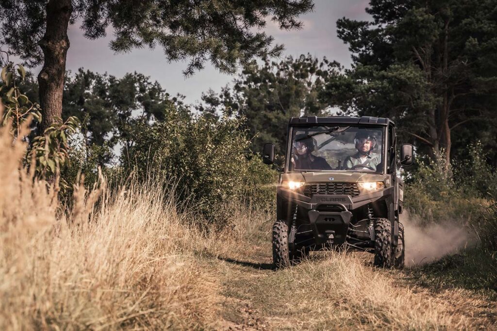 3-1024x683 Polaris Ranger : Un Véhicule Tout-Terrain Polyvalent et Puissant